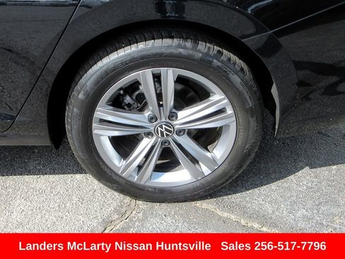 Used 2024 Volkswagen Jetta SE image 12