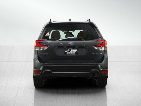 Used 2020 Subaru Forester Premium AWD/4WD image 4