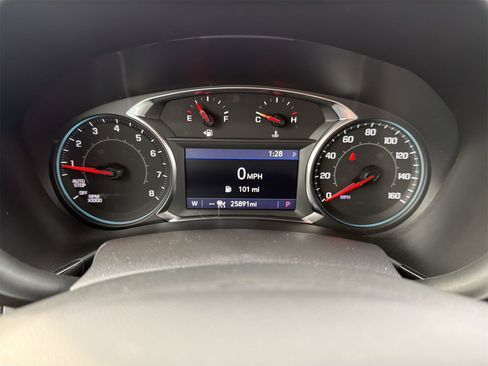 Used 2023 Chevrolet Equinox RS image 12