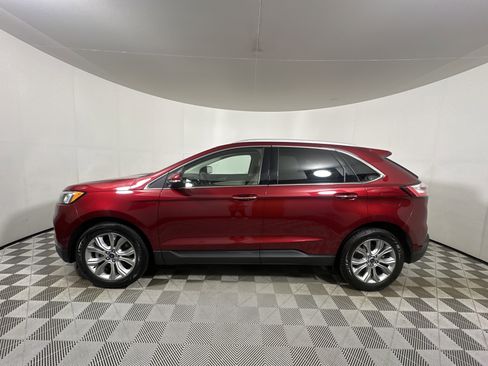 Used 2019 Ford Edge Titanium w/ Cold Weather Package AWD/4WD image 4