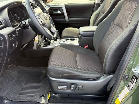 Used 2021 Toyota 4Runner Trail Special Edition AWD/4WD image 18