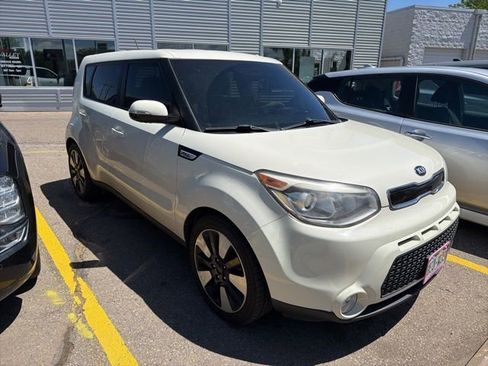 Used 2015 Kia Soul ! w/ Umber Package 1 FWD image 4