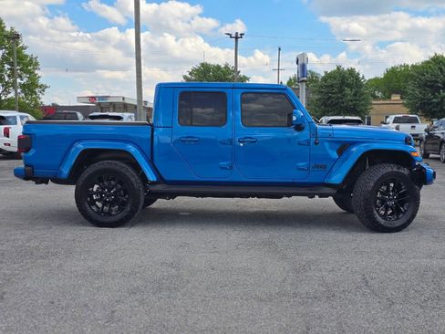 Certified 2022 Jeep Gladiator Overland AWD/4WD image 8