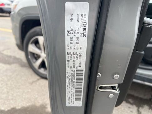 Used 2019 Jeep Cherokee Limited AWD/4WD image 22