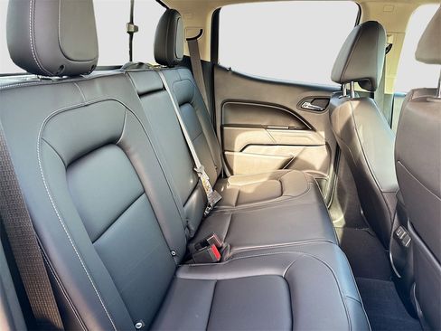 Used 2022 Chevrolet Colorado LT w/ Luxury Package image 25