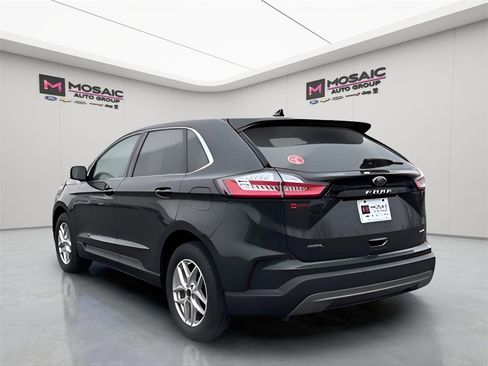 Used 2024 Ford Edge SEL image 5