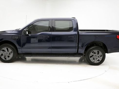 Used 2023 Ford F150 Lightning Lariat image 6