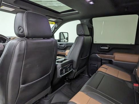 Used 2021 Chevrolet Silverado 3500 High Country image 36