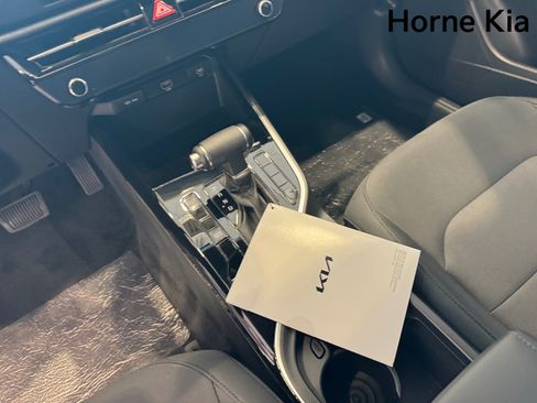 New 2026 Kia Niro LX FWD image 17