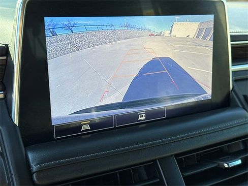 Used 2021 Chevrolet Suburban LT image 26