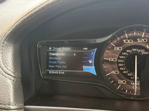 Used 2012 Lincoln MKX AWD image 9