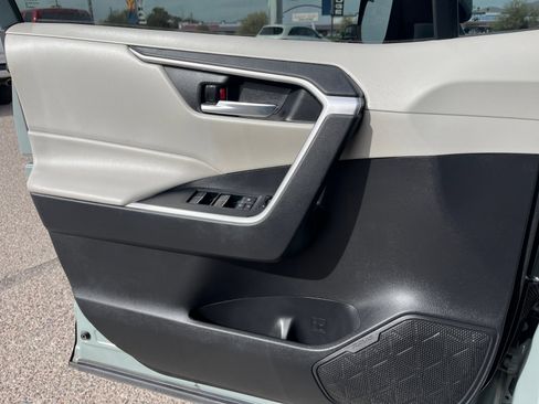 Used 2022 Toyota RAV4 XLE Premium image 13