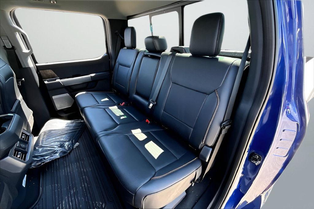 New 2026 Ford F250 Lariat w/ Black Appearance Package AWD/4WD image 24