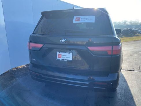 Used 2023 Toyota Sequoia Platinum image 11