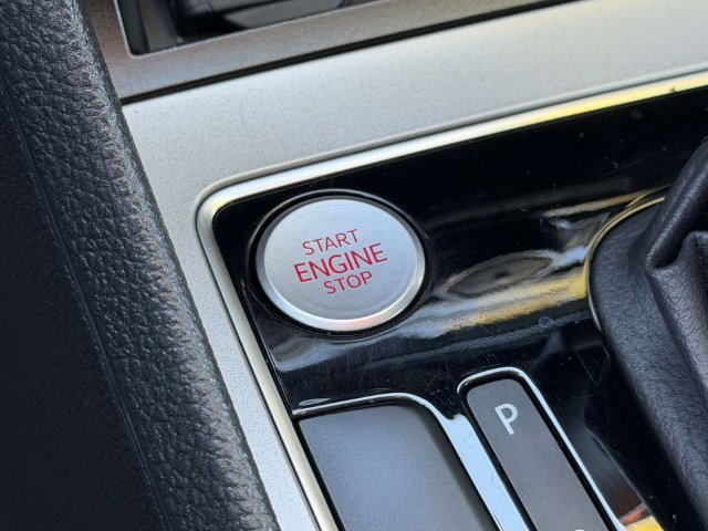 Certified 2022 Volkswagen Passat 2.0T FWD image 30