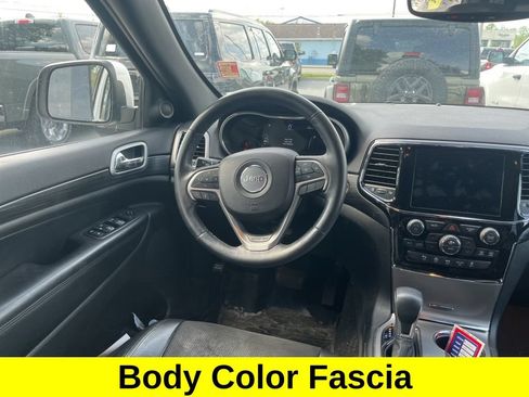 Used 2019 Jeep Grand Cherokee Altitude AWD/4WD image 11