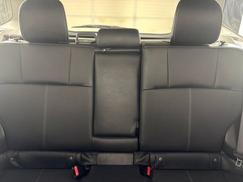 Used 2018 Subaru Forester 2.5i Touring w/ Popular Package #3B AWD/4WD image 38