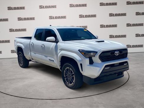 Used 2024 Toyota Tacoma TRD Sport AWD/4WD image 2