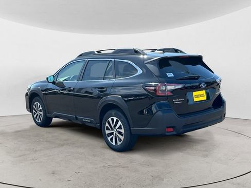Certified 2025 Subaru Outback Premium image 3