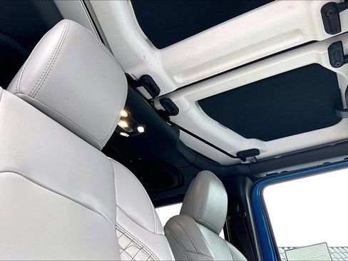 Used 2023 Jeep Wrangler High Altitude image 14