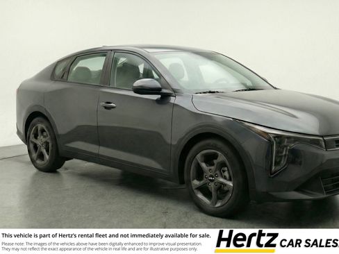 Used 2025 Kia K4 LXS image 1