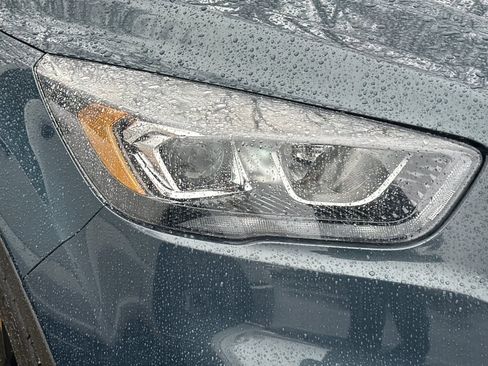 Certified 2019 Ford Escape SE image 11