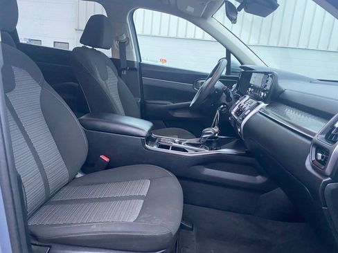 Used 2023 Kia Sorento LX image 24