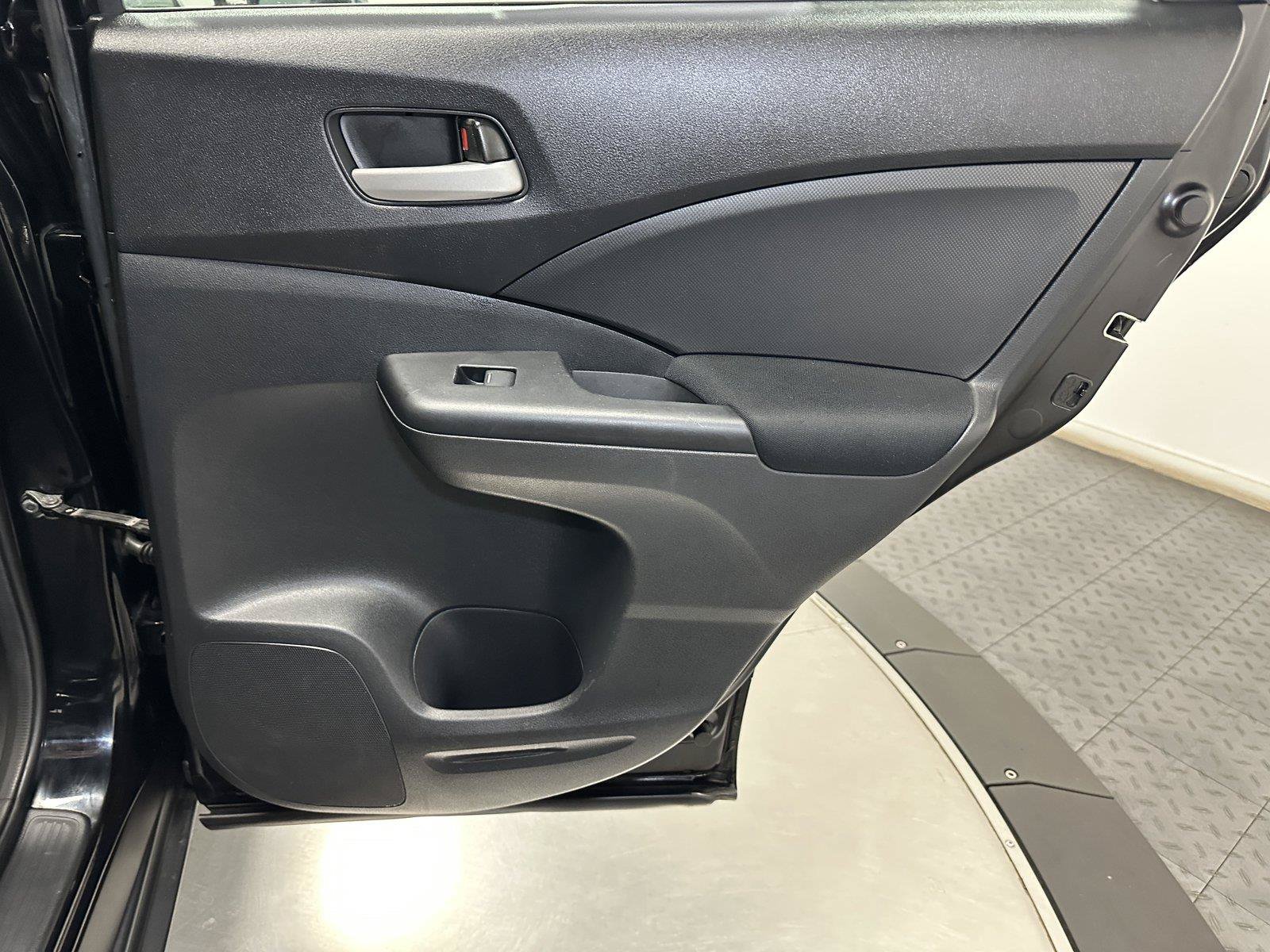 Used 2013 Honda CR-V LX image 32