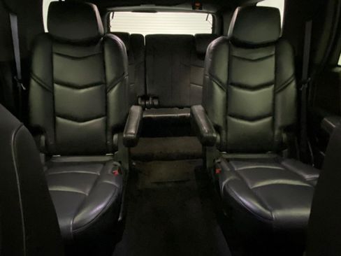 Used 2017 Cadillac Escalade Platinum AWD/4WD image 40