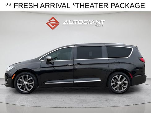 Used 2017 Chrysler Pacifica Limited w/ UConnect Theater Package image 7