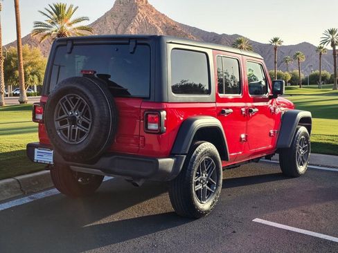 Used 2025 Jeep Wrangler Unlimited Sport AWD/4WD image 7