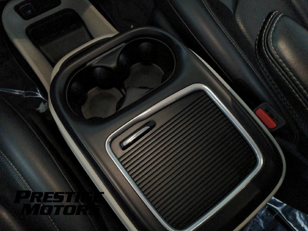 Used 2023 Chrysler Pacifica Touring-L FWD image 17