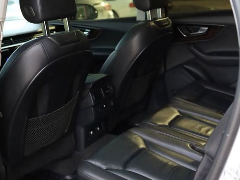 Used 2018 Audi Q7 3.0T Premium Plus w/ Premium Plus Package image 32