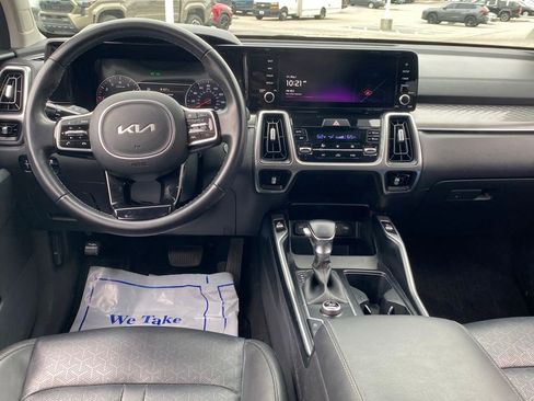 Used 2023 Kia Sorento S w/ Panoramic Sunroof Package FWD image 9
