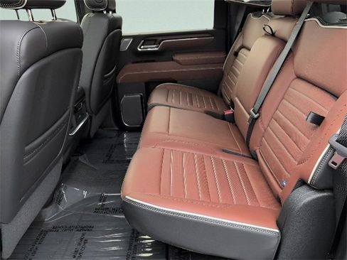 Used 2024 GMC Sierra 3500 Denali Ultimate image 28