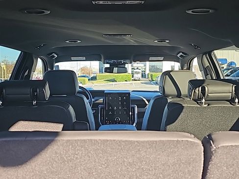 New 2026 GMC Yukon Elevation image 9