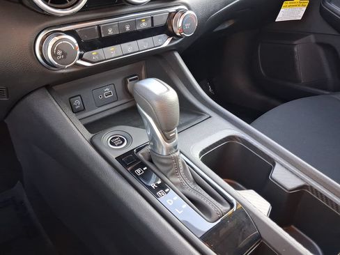 Used 2025 Nissan Sentra S FWD image 28