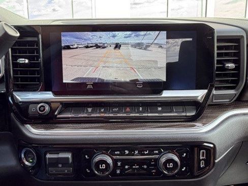 Used 2025 Chevrolet Silverado 2500 LT w/ Convenience Package image 7