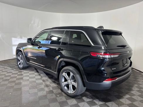 New 2026 Jeep Grand Cherokee Limited w/ Trailer Tow Package AWD/4WD image 4