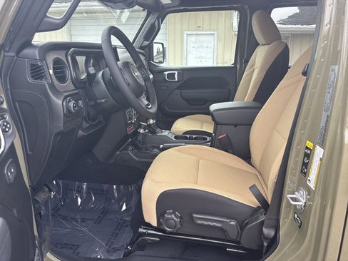 New 2026 Jeep Gladiator Sport image 14