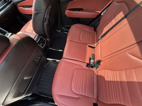 Used 2024 Kia Sportage SX image 12