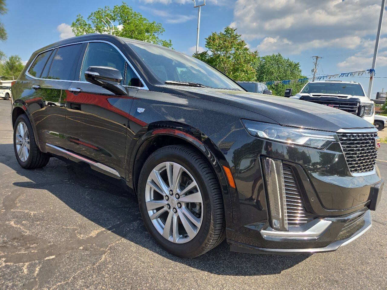 Used 2024 Cadillac XT6 Premium Luxury FWD image 4