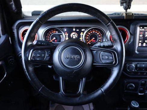 Used 2018 Jeep Wrangler Unlimited Sport S AWD/4WD image 32