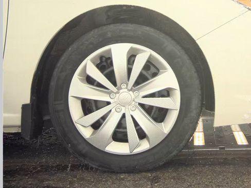 Used 2023 Subaru Impreza 2.0i image 10