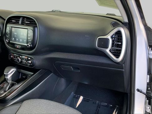 Used 2020 Kia Soul S FWD image 19