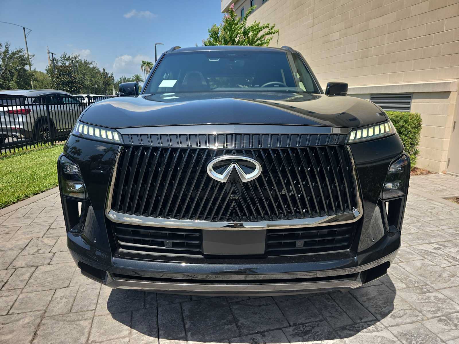 New 2027 INFINITI QX80 Autograph w/ Autograph Exterior Package AWD/4WD image 2
