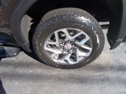 Used 2023 GMC Sierra 1500 SLT w/ SLT Premium Plus Package image 8