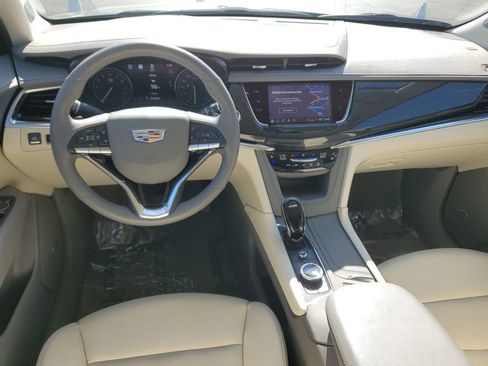 Used 2024 Cadillac XT6 Premium Luxury w/ Technology Package AWD/4WD image 16