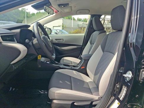 Used 2026 Toyota Corolla LE FWD image 12