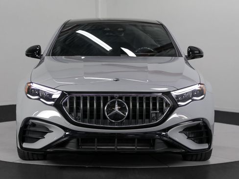 Used 2026 Mercedes-Benz E 53 AMG e 4MATIC Sedan image 9